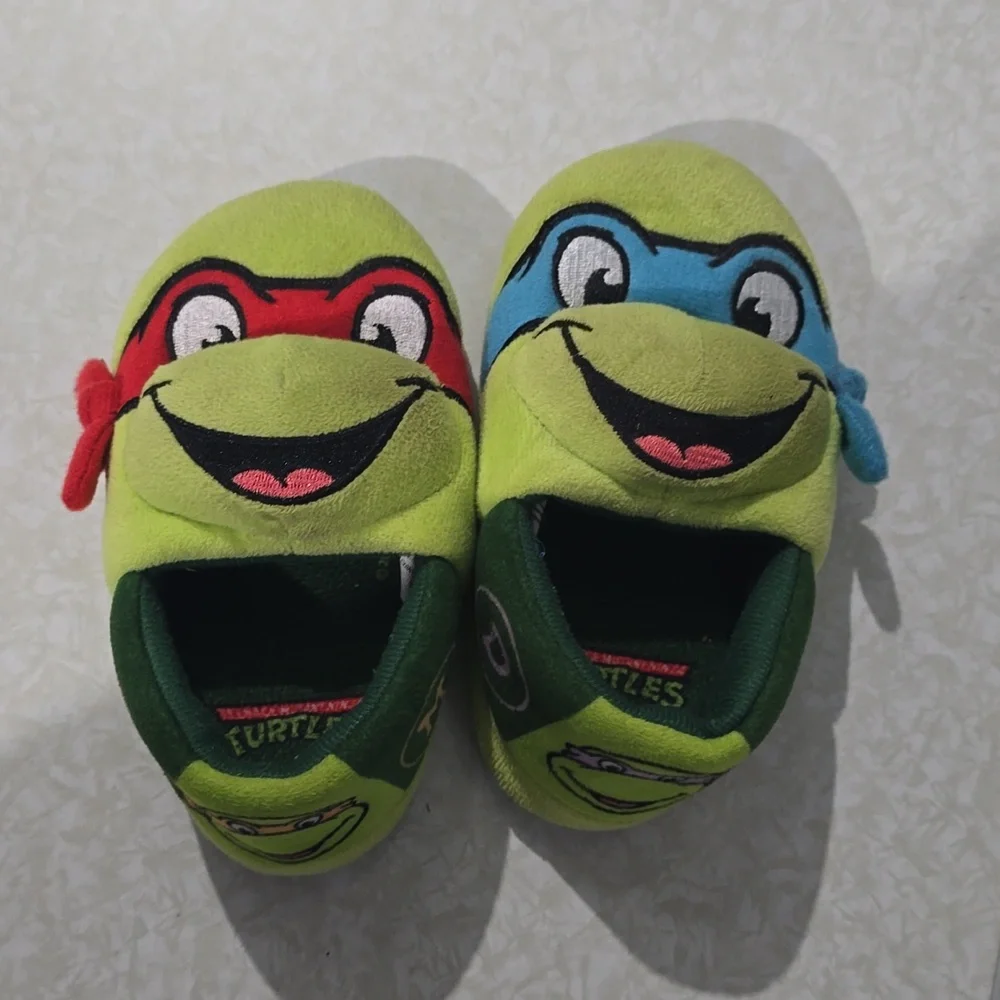 Teenage Mutant Ninja Turtle Slippers Size‎ 7/8
